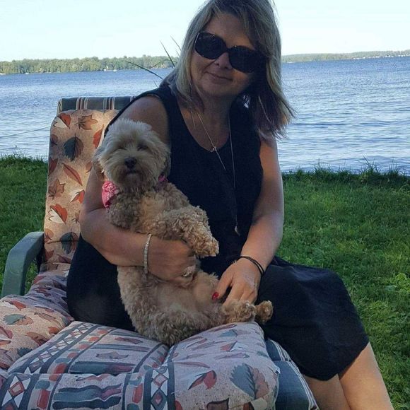 Meet your Posher, Lisa - Picture 1 of 1